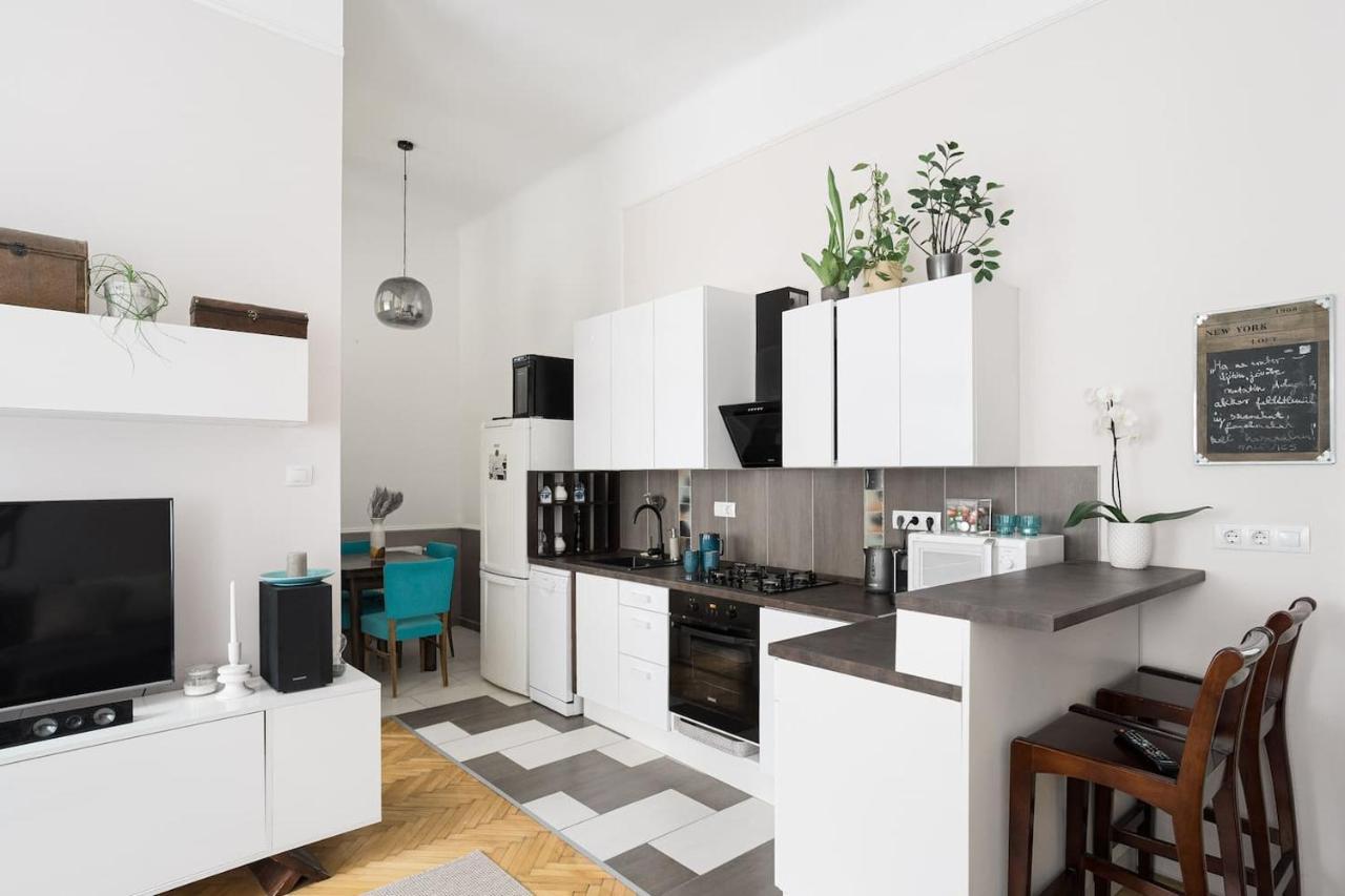 Sunrise Lounge Corvin 63M2 Ac Leilighet Budapest Eksteriør bilde